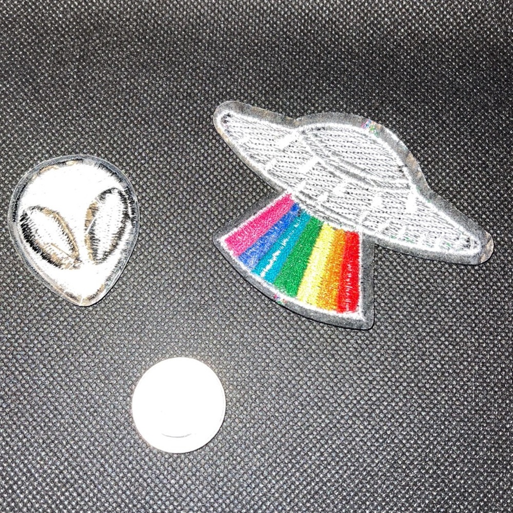 Set of 2 Alien And UFO Iron on Patches Patch - Picture 2 of 2